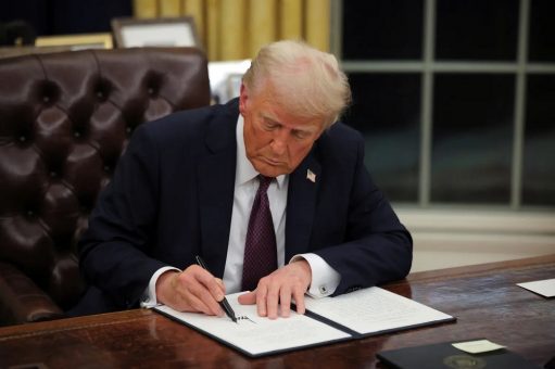 On Thursday, U.S. President Donald Trump signed an executive order creating a strategic bitcoin reserve before meeting cryptocurrency industry executives.